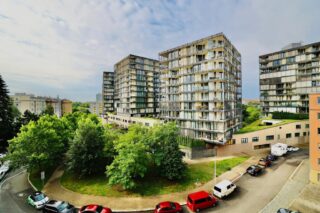 Prodej bytu 1+1 - Praha 3 - Žižkov - Pohled z okna Prodej bytu 1+1 - Praha 3 - Žižkov - Pohled z okna