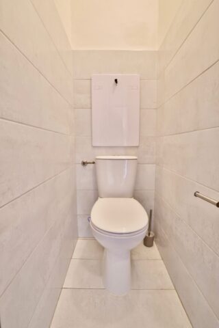 Prodej bytu 1+1 - Praha 3 - Žižkov - toaleta