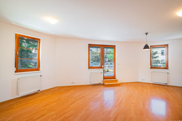 Prodej bytu 2+kk Praha 6 - Břevnov -obývací pokoj